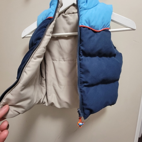 Vest - Picture 2 of 5
